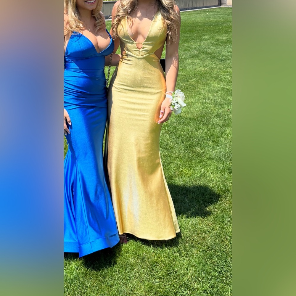Gold long dress! Great for prom.